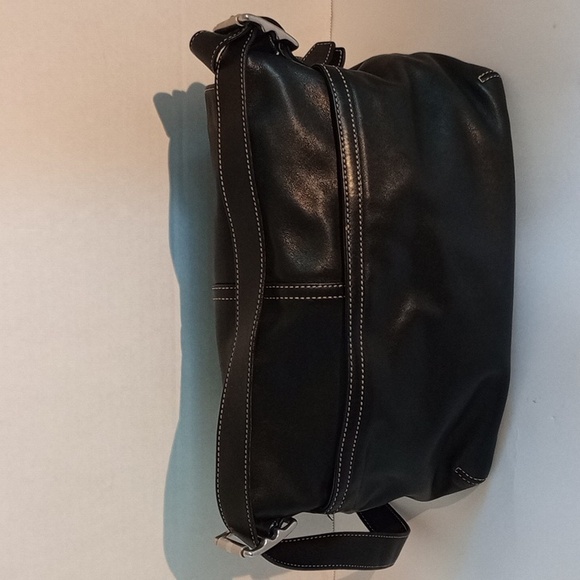 Vtg Coach flat top leather shoulder bag. Black - Picture 4 of 10